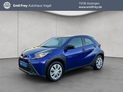 Blau Gebraucht 2023 Toyota Aygo X Play SUV | 16.390 € (Fairer Preis)