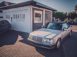 Silber Gebraucht 1992 Mercedes E300 Cabrio | 14.199 €