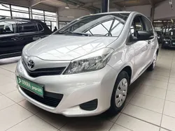 Silber Gebraucht 2012 Toyota Yaris Cool Kleinwagen | 6.890 € (Fairer Preis)