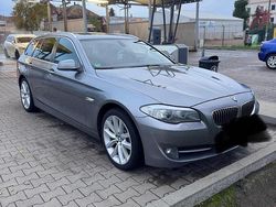 Grau Gebraucht 2011 BMW 520 Kombi | 6.500 €