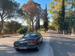 Rot Gebraucht 1980 Mercedes 230 | 12.900 €