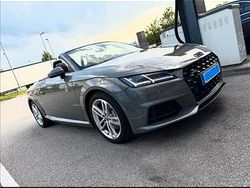 Grau Gebraucht 2022 Audi TT Roadster Cabrio | 31.600 € (Fairer Preis)