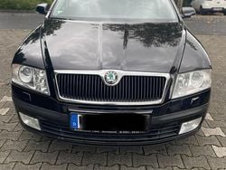 Schwarz Gebraucht 2008 Skoda Octavia Kombi | 3.300 € (Fairer Preis)