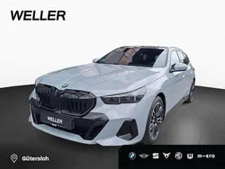 Grau Gebraucht 2025 BMW 520 M Sport Kombi | 58.890 € (Guter Preis)