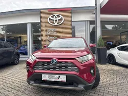Rot Gebraucht 2024 Toyota RAV4 Team SUV | 39.490 € (Guter Preis)