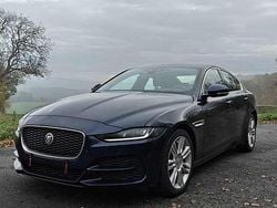 Blau Gebraucht 2020 Jaguar XE SE Limousine | 25.500 € (Guter Preis)