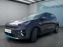 Grau Gebraucht 2020 Kia e-Niro Spirit SUV | 21.149 € (Etwas zu teuer)