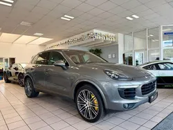 Grau Gebraucht 2016 Porsche Cayenne S SUV | 29.390 € (Fairer Preis)