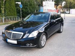 Schwarz Gebraucht 2025 Mercedes E220 Limousine | 8.000 €