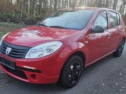 Rot Gebraucht 2009 Dacia Sandero Kleinwagen | 790 € (Guter Preis)