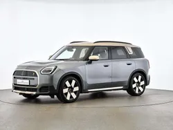 Grün Gebraucht 2024 Mini Countryman SUV | 42.370 € (Guter Preis)