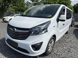 Weiß Gebraucht 2015 Opel Vivaro Van | 15.980 €