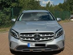 Silber Gebraucht 2019 Mercedes GLA180 Urban SUV | 20.500 € (Guter Preis)