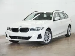 Weiß Gebraucht 2024 BMW 318 Sport Line Kombi | 32.490 € (Guter Preis)