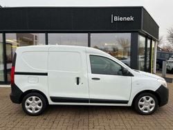 Weiß Gebraucht 2021 Dacia Dokker Express Essentiel Van | 12.950 € (Etwas zu teuer)