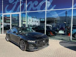 Lackierung absolute black (schwarz) schwarz Neu 2025 Ford Mustang GT Fastback Coupé | 61.990 € (Fairer Preis)