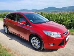 Rot Gebraucht 2013 Ford Focus Titanium Limousine | 6.200 € (Fairer Preis)