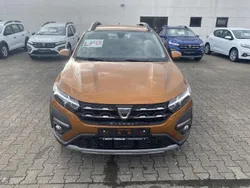 Orange Gebraucht 2022 Dacia Sandero Comfort Kleinwagen | 21.290 € (Teuer)