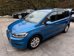 Blau Gebraucht 2020 VW Touran Comfortline Van / Kleinbus | 14.980 € (Superpreis)