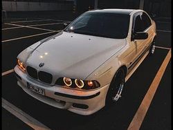 Weiß Gebraucht 2001 BMW 525 Sport Line Limousine | 14.450 €