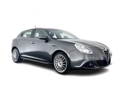 Grau Gebraucht 2013 Alfa Romeo Giulietta Business Kleinwagen | 3.945 €