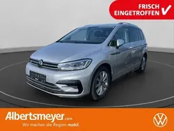 Silber Gebraucht 2024 VW Touran Highline Van / Kleinbus | 43.999 €