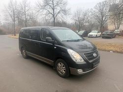 Schwarz Gebraucht 2015 Hyundai H-1 Van / Kleinbus | 11.500 € (Fairer Preis)
