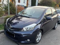 Grau Gebraucht 2012 Toyota Yaris Life Kleinwagen | 6.900 € (Fairer Preis)