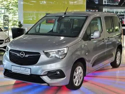 Kontrast grau/quarz silber Gebraucht 2022 Opel Combo Life Elegance Van / Kleinbus | 19.750 € (Guter Preis)