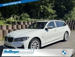 Alpinweiß Gebraucht 2022 BMW 320e Kombi | 26.488 € (Guter Preis)