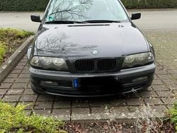 Blau Gebraucht 1998 BMW 320 Limousine | 1.900 € (Guter Preis)