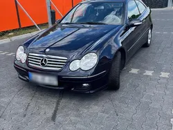 Blau Gebraucht 2007 Mercedes C200 Coupé | 4.499 € (Etwas zu teuer)