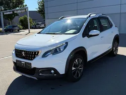 Weiß Gebraucht 2016 Peugeot 2008 Allure SUV | 7.999 € (Fairer Preis)