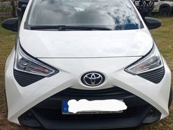 Weiß Gebraucht 2020 Toyota Aygo Business Edition Kleinwagen | 9.500 € (Fairer Preis)