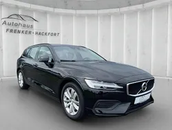Schwarz Gebraucht 2021 Volvo V60 Momentum Kombi | 25.499 € (Fairer Preis)