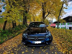 Blau Gebraucht 2017 Mercedes E220 AMG Kombi | 19.999 € (Fairer Preis)