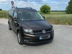Braun Gebraucht 2015 VW Caddy Maxi Van / Kleinbus | 16.199 € (Etwas zu teuer)
