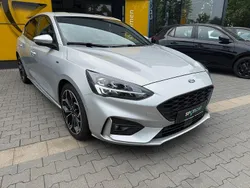 Silber Gebraucht 2018 Ford Focus ST-Line Limousine | 14.490 € (Guter Preis)