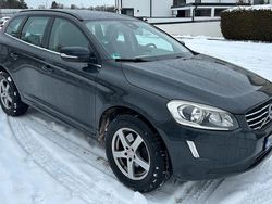 Grau Gebraucht 2016 Volvo XC60 Momentum SUV | 13.900 € (Guter Preis)