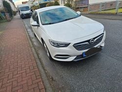 Weiß Gebraucht 2019 Opel Insignia Business Limousine | 15.000 € (Guter Preis)