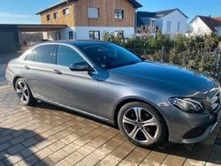 Grau Gebraucht 2019 Mercedes E220 Avantgarde Limousine | 25.900 € (Fairer Preis)