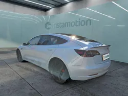 Weiß Gebraucht 2020 Tesla Model 3 Limousine | 30.099 € (Etwas zu teuer)