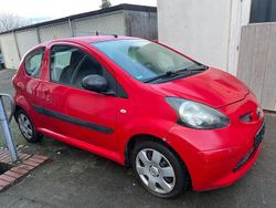 Rot Gebraucht 2007 Toyota Aygo Kleinwagen | 950 € (Superpreis)