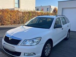 Weiß Gebraucht 2012 Skoda Octavia Limousine | 4.850 € (Superpreis)