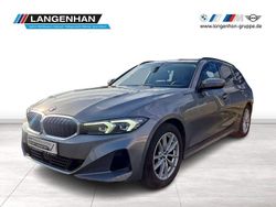 Grau Gebraucht 2022 BMW 320 Kombi | 32.932 € (Fairer Preis)