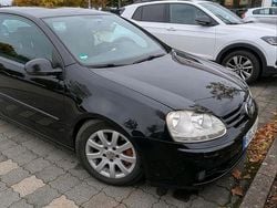 Schwarz Gebraucht 2006 VW Golf V Limousine | 2.400 €