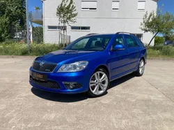 Blau Gebraucht 2010 Skoda Octavia RS Kombi | 6.990 € (Fairer Preis)