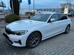 Weiß Gebraucht 2019 BMW 318 Sport Line Limousine | 23.900 € (Etwas zu teuer)
