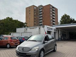 Grau Gebraucht 2006 Mercedes B150 Van / Kleinbus | 3.300 € (Fairer Preis)