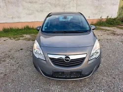 Grau Gebraucht 2011 Opel Meriva Edition Van / Kleinbus | 2.450 €